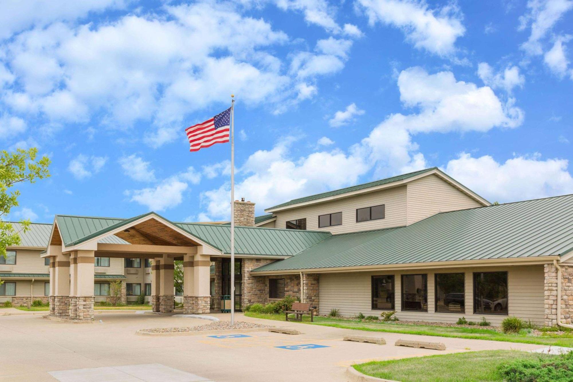 AmericInn by Wyndham Ankeny/Des Moines Extérieur photo