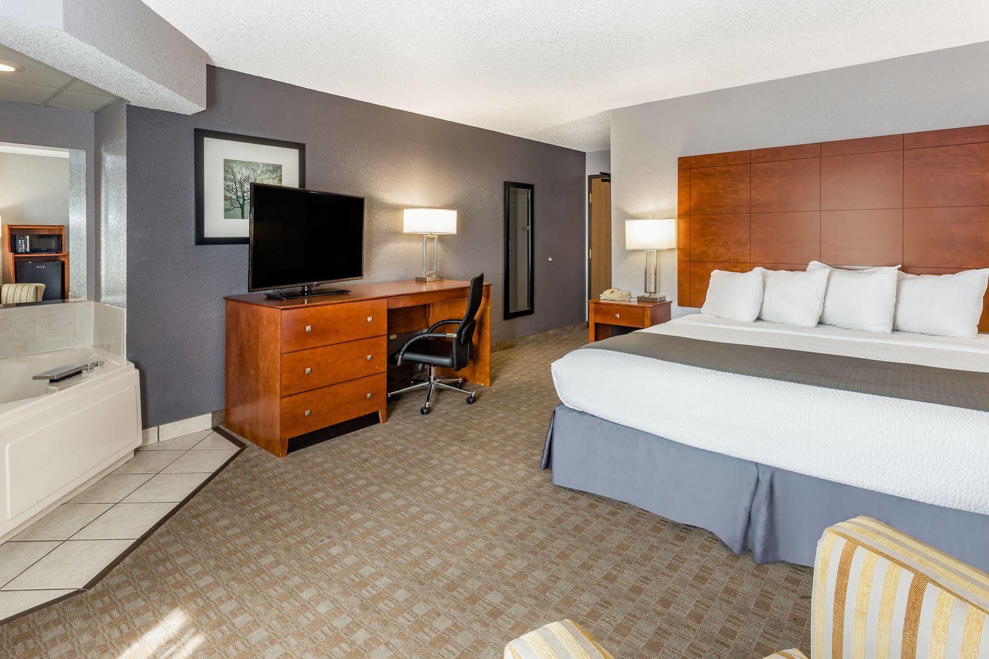 AmericInn by Wyndham Ankeny/Des Moines Extérieur photo